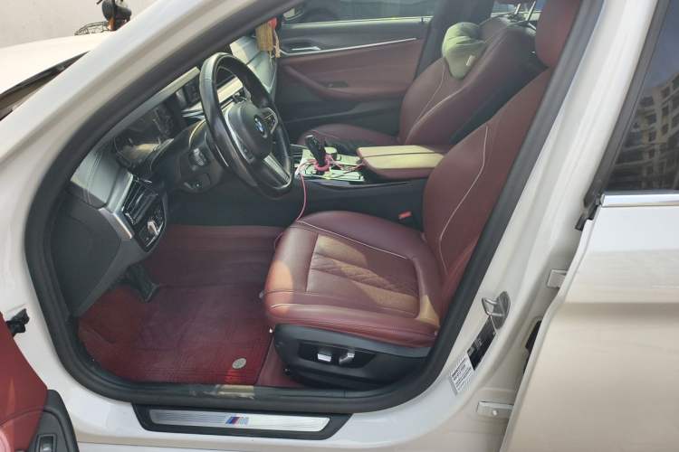Used BMW 5 Series 2021 530Li Leading Model M Sport Package Left Front Seat