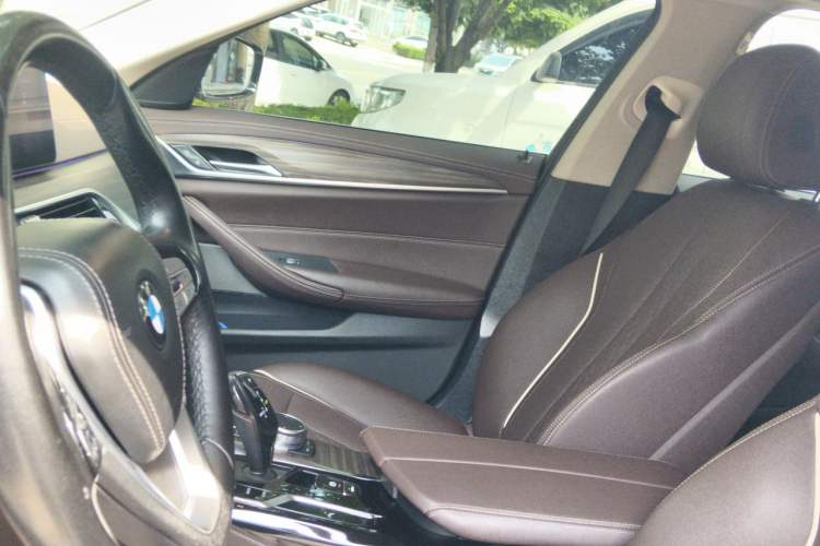 Used BMW 5 Series 2021 530Li Leading Luxury Package Left Front Seat