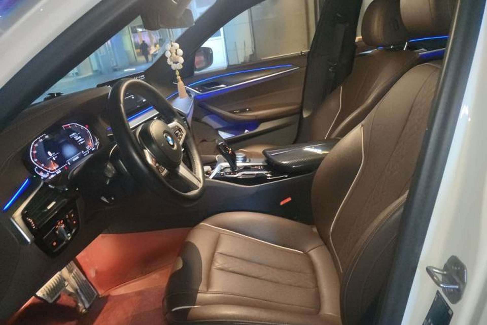 Used BMW 5 Series 2021 Facelifted 530Li Leading Edition M Sport Package Left Front Seat
