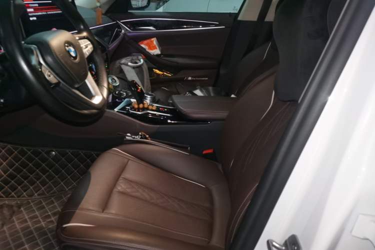 Used BMW 5 Series 2021 525Li M Sport Package Left Front Seat
