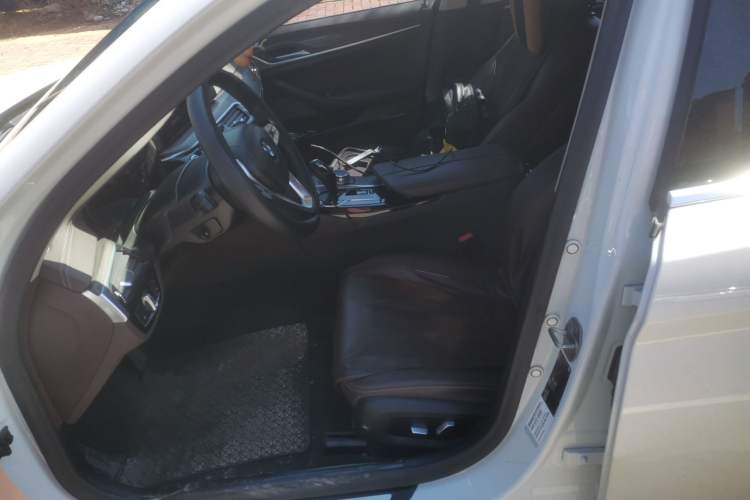 Used BMW 5 Series 2021 Restyled 530Li Leading Edition Luxury Package Left Front Seat