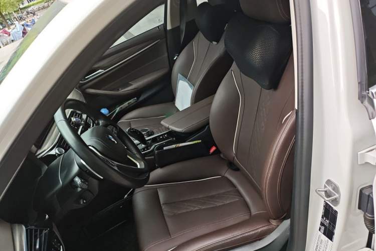 Used BMW 5 Series 2021 530Li Leading Luxury Package Left Front Seat