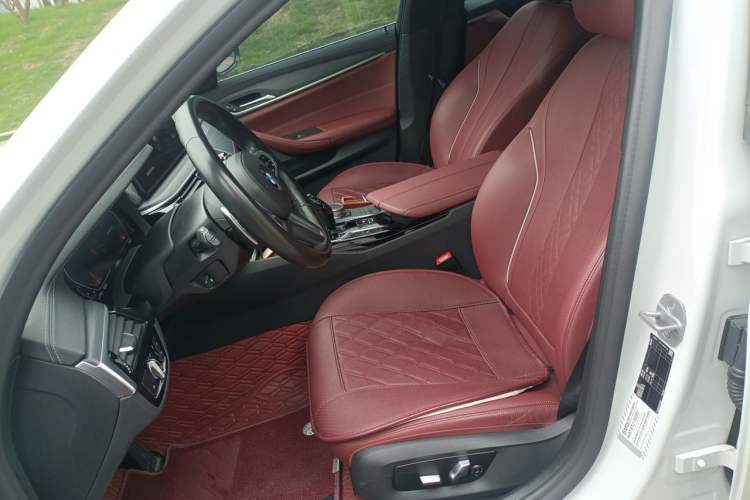 Used BMW 5 Series 2021 530Li Leading Model M Sport Package Left Front Seat