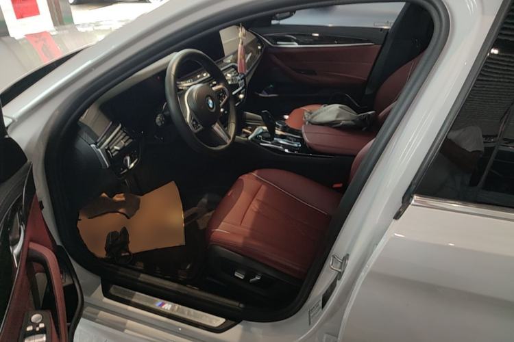 Used BMW 5 Series 2021 525Li M Sport Package Left Front Seat