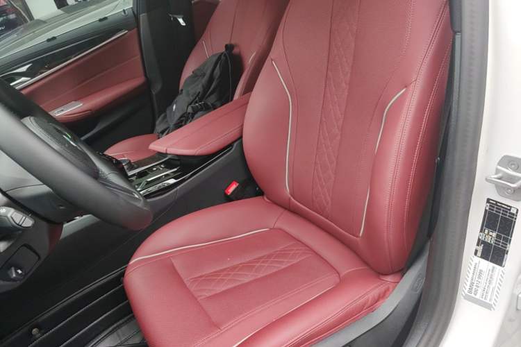Used BMW 5 Series 2021 525Li M Sport Package Left Front Seat