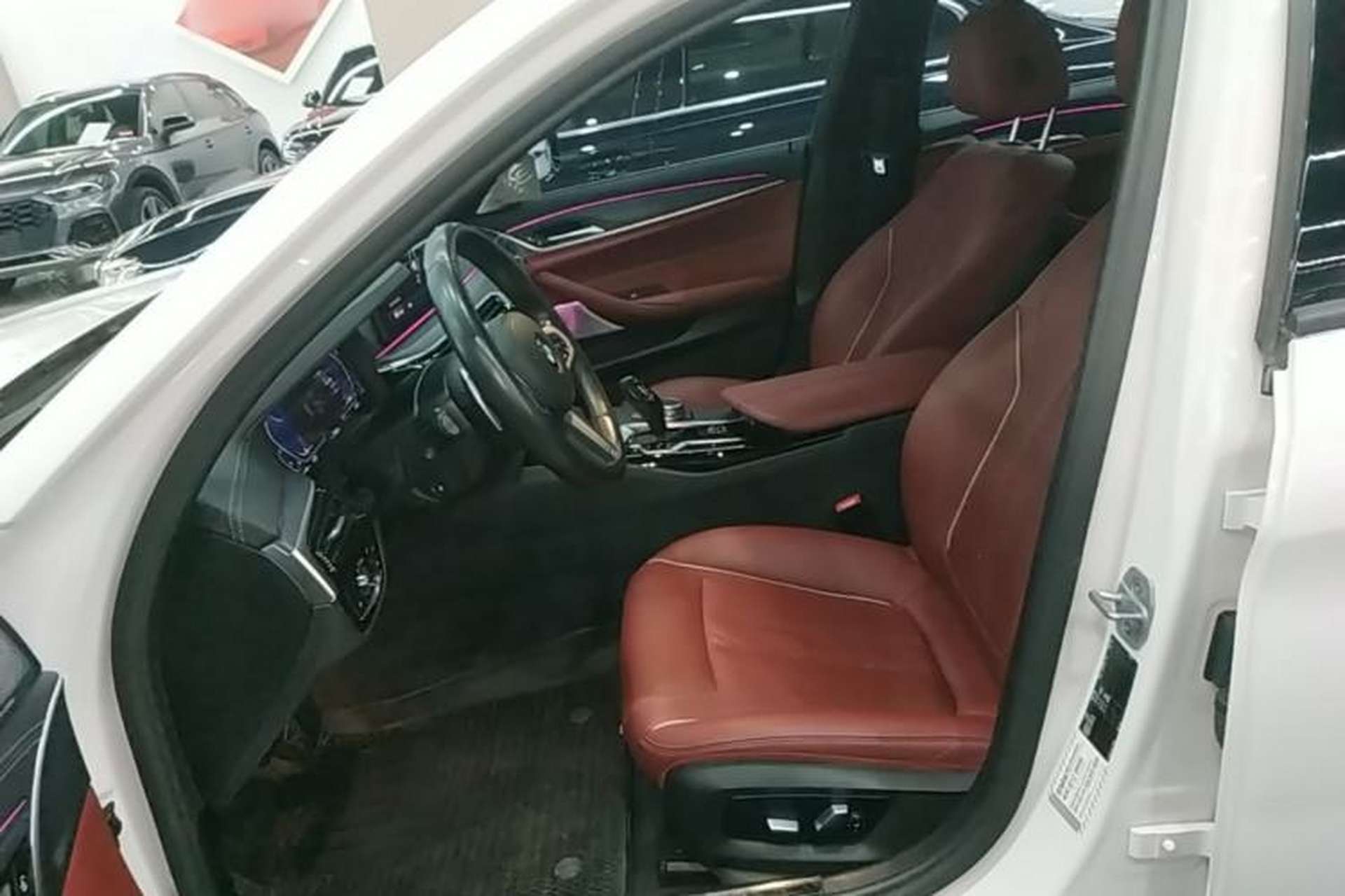 Used BMW 5 Series 2021 530Li Leading Model M Sport Package Left Front Seat