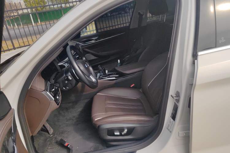 Used BMW 5 Series 2021 Restyled 530Li Leading Edition Luxury Package Left Front Seat