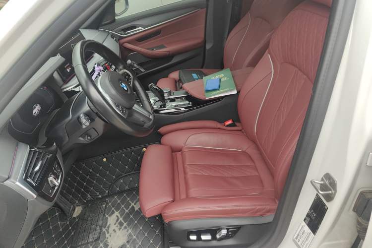 Used BMW 5 Series 2021 Restyled 530Li Luxury Edition M Sport Package Left Front Seat
