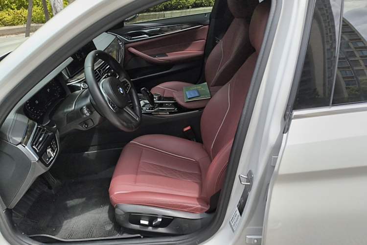 Used BMW 5 Series 2021 525Li M Sport Package Left Front Seat