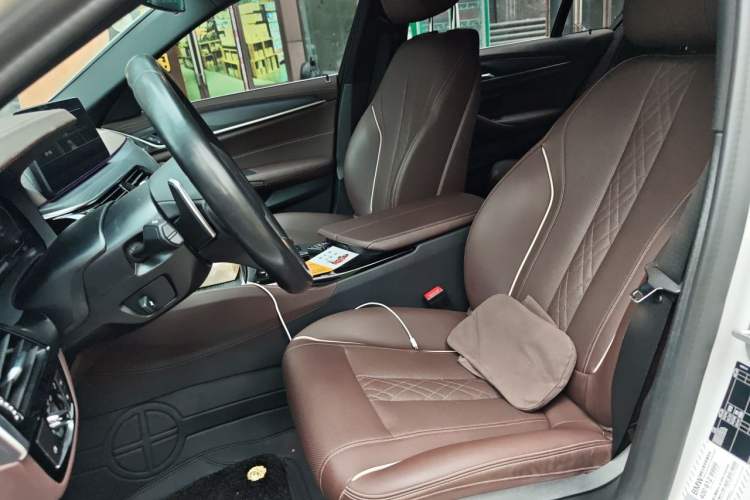 Used BMW 5 Series 2021 530Li Leading Model M Sport Package Left Front Seat