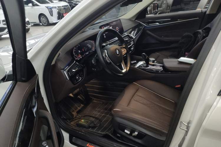 Used BMW 5 Series 2021 525Li Luxury Package Left Front Seat