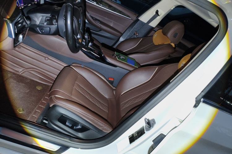 Used BMW 5 Series 2021 525Li Luxury Package Left Front Seat