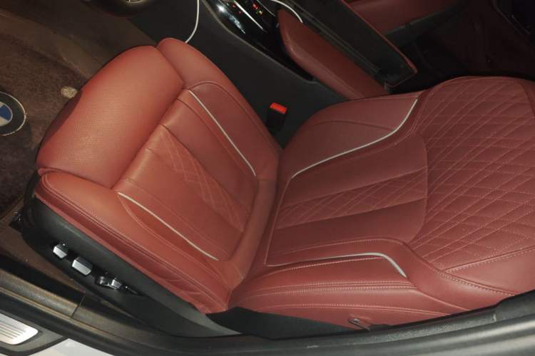Used BMW 5 Series 2021 530Li Luxury Edition M Sport Package Left Front Seat