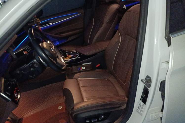 Used BMW 5 Series 2021 Restyled 530Li Luxury Edition M Sport Package Left Front Seat