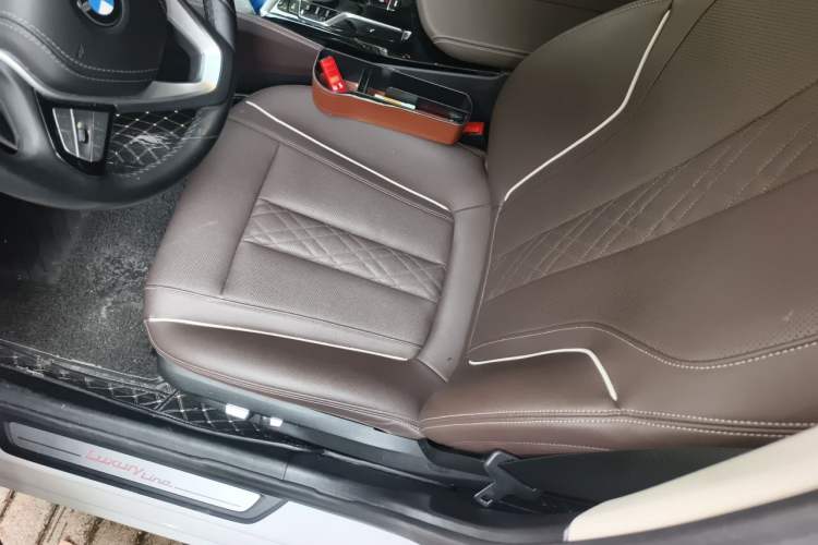Used BMW 5 Series 2021 530Li Leading Luxury Package Left Front Seat