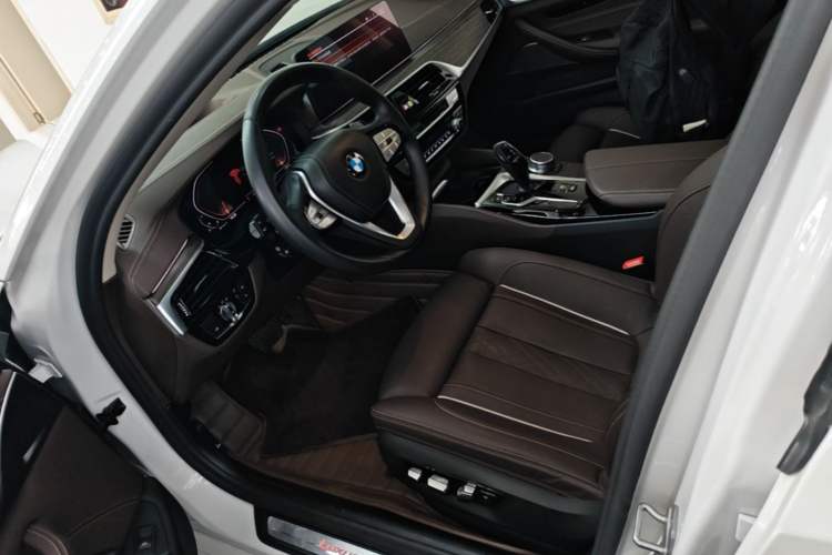 Used BMW 5 Series 2021 530Li Luxury Edition Premium Package Left Front Seat
