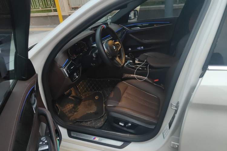Used BMW 5 Series 2021 525Li M Sport Package Left Front Seat