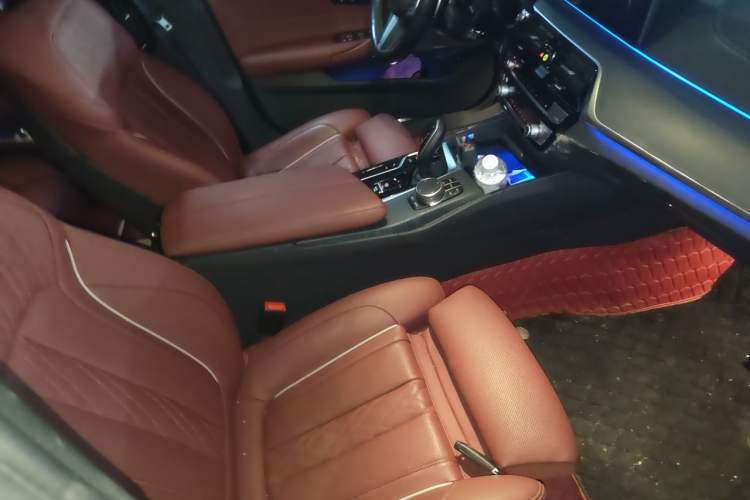 Used BMW 5 Series 2021 530Li Luxury Edition M Sport Package Left Front Seat
