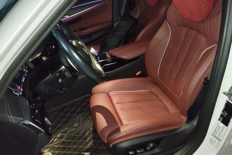 Used BMW 5 Series 2021 530Li Luxury Edition M Sport Package Left Front Seat