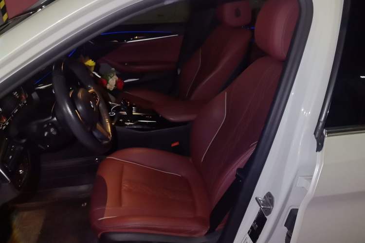 Used BMW 5 Series 2021 525Li M Sport Package Left Front Seat