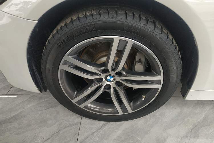 Used BMW 5 Series 2021 Restyled 530Li Leading Edition Luxury Package Left Front Wheel Hub