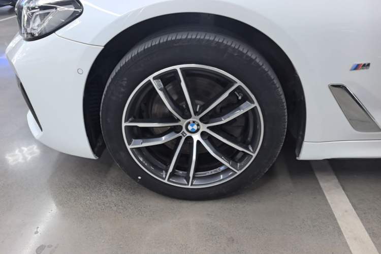 Used BMW 5 Series 2021 Facelifted 525Li M Sport Package Left Front Wheel Hub