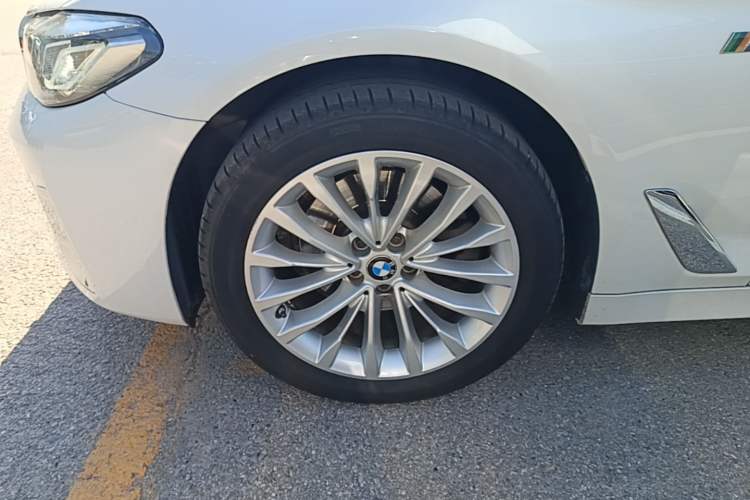 Used BMW 5 Series 2021 525Li Luxury Package Left Front Wheel Hub