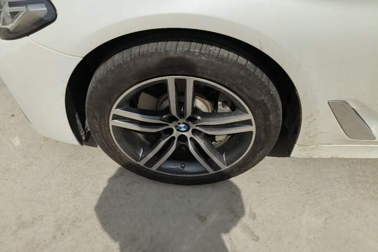 Used BMW 5 Series 2021 530Li Leading Luxury Package Left Front Wheel Hub