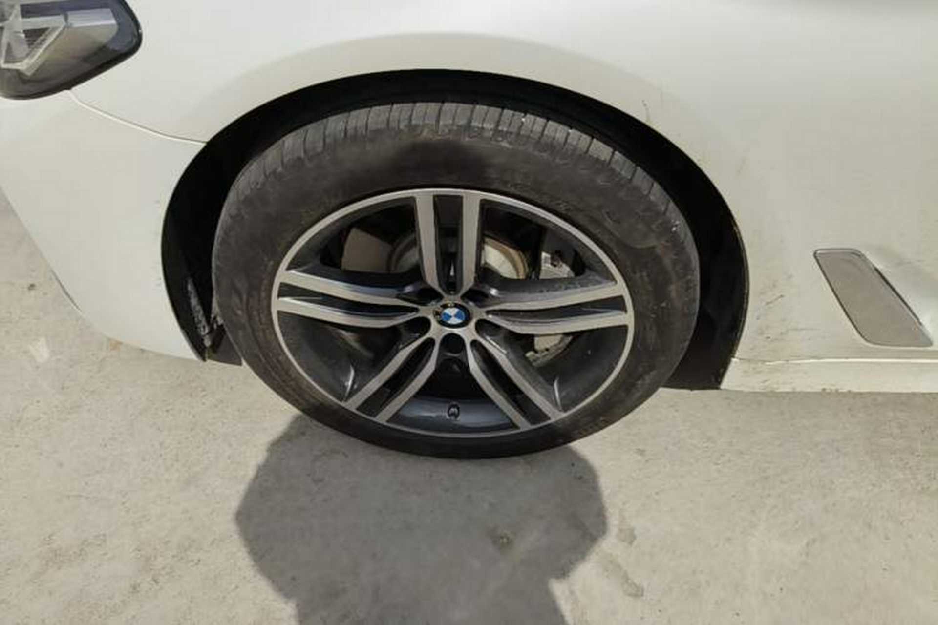 Used BMW 5 Series 2021 530Li Leading Luxury Package Left Front Wheel Hub