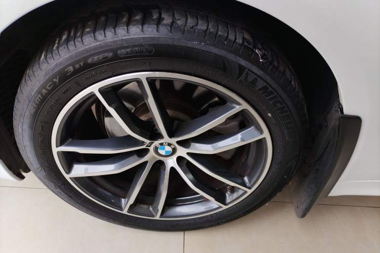 Used BMW 5 Series 2021 525Li M Sport Package Left Front Wheel Hub