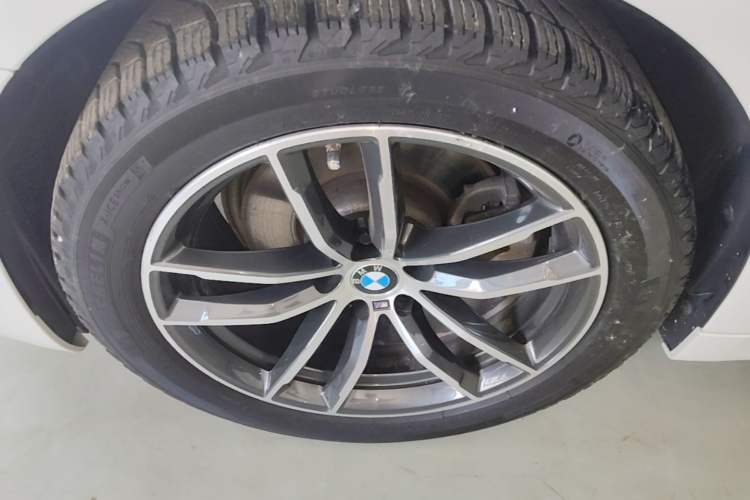 Used BMW 5 Series 2021 525i M Sport Package Left Front Wheel Hub