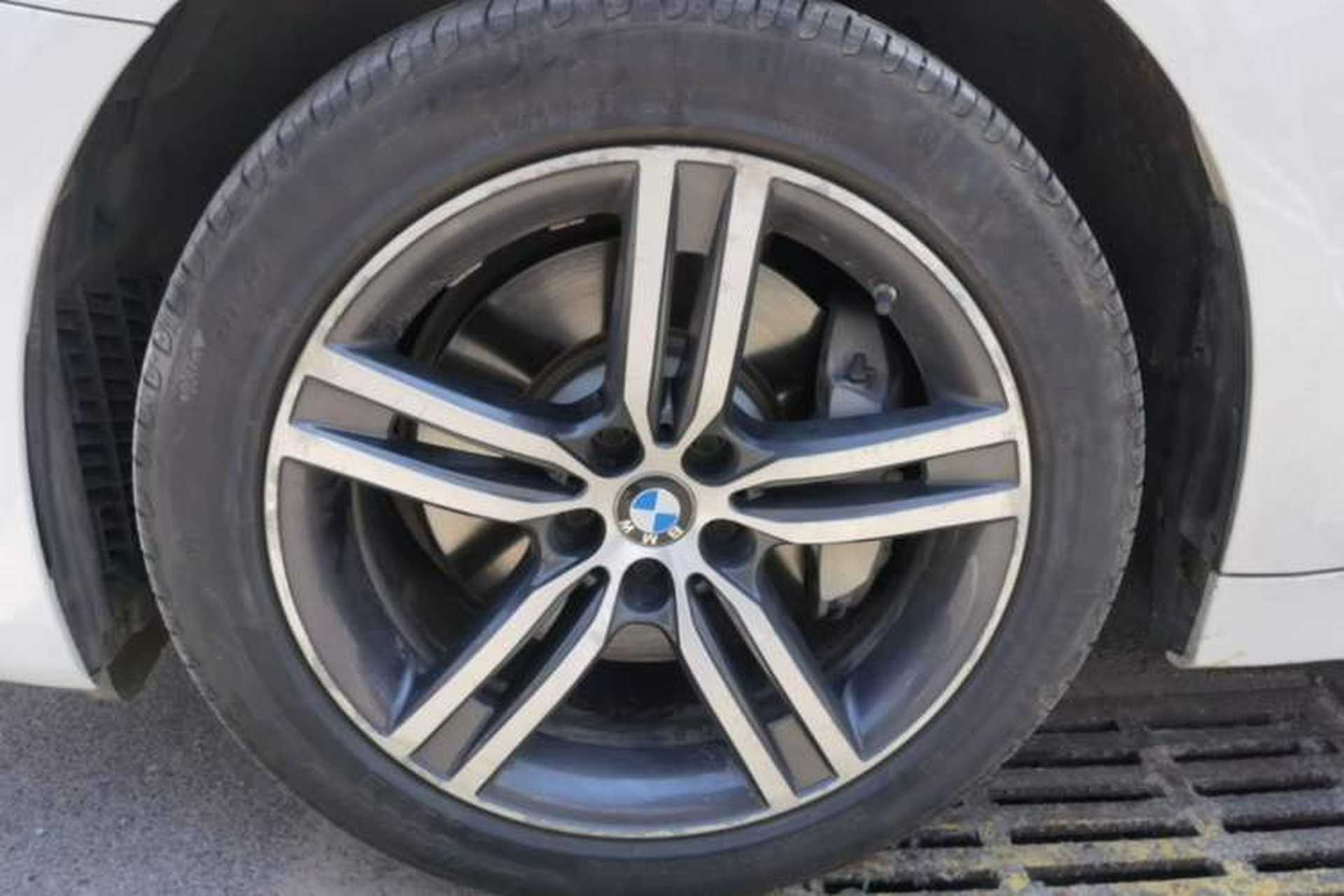 Used BMW 5 Series 2021 530Li Leading Luxury Package Left Front Wheel Hub