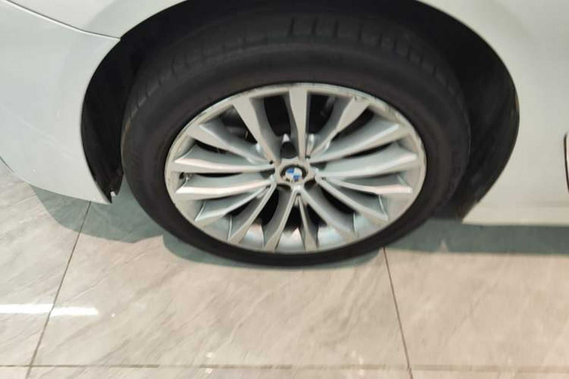 Used BMW 5 Series 2021 525Li Luxury Package Left Front Wheel Hub