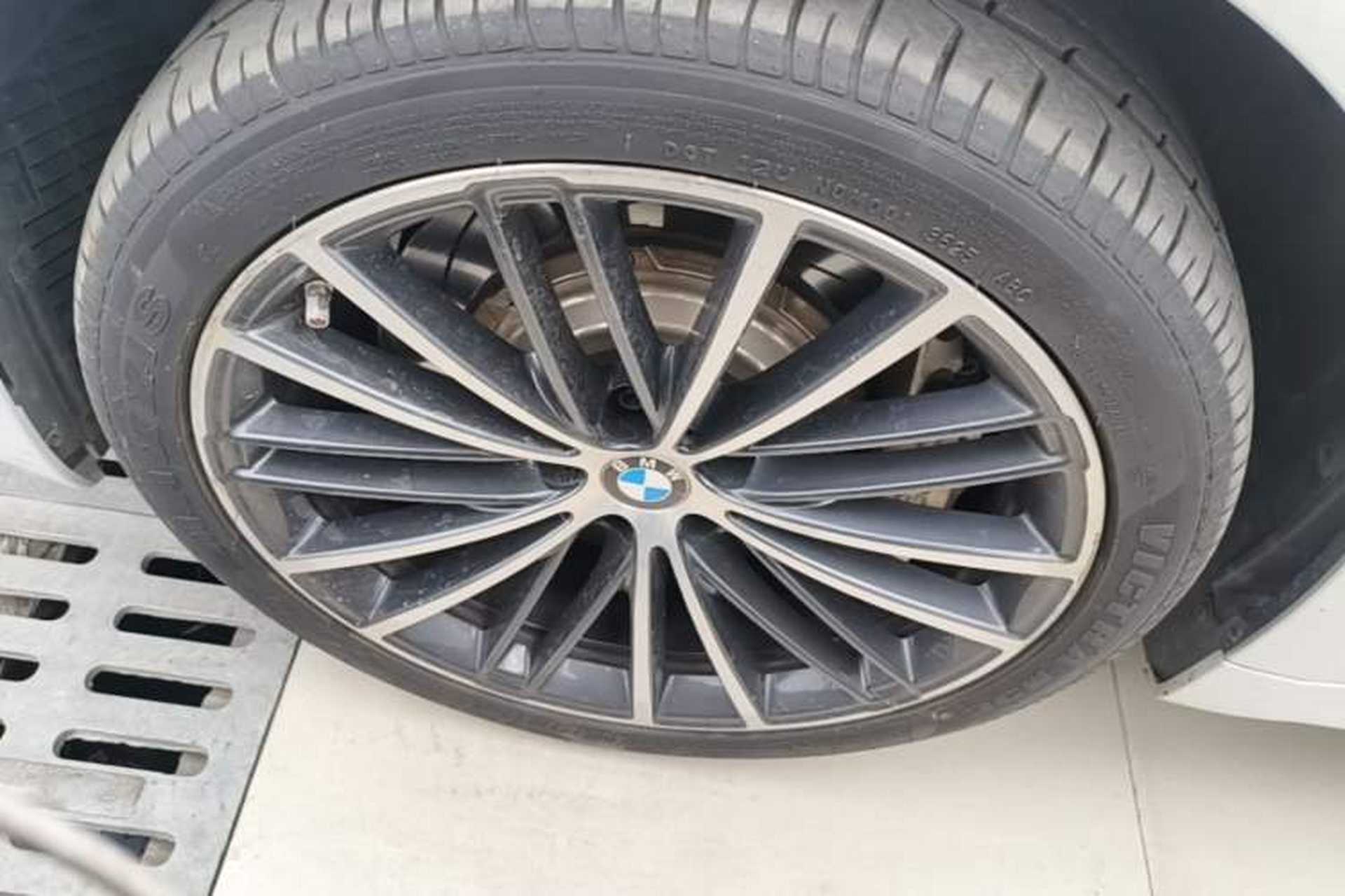 Used BMW 5 Series 2021 530Li Leading Model M Sport Package Left Front Wheel Hub