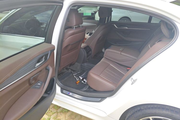 Used BMW 5 Series 2021 530Li Leading Model M Sport Package Left Rear Seat