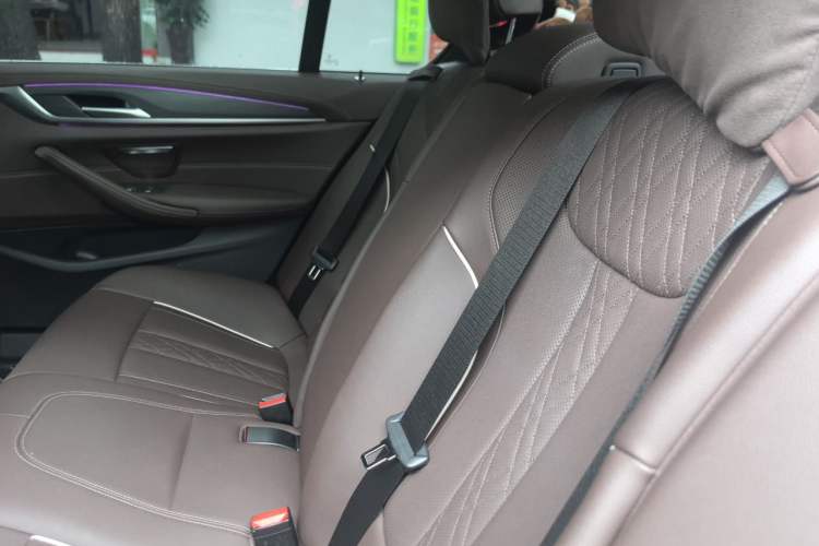Used BMW 5 Series 2021 Facelifted 530Li Leading Edition M Sport Package Left Rear Seat