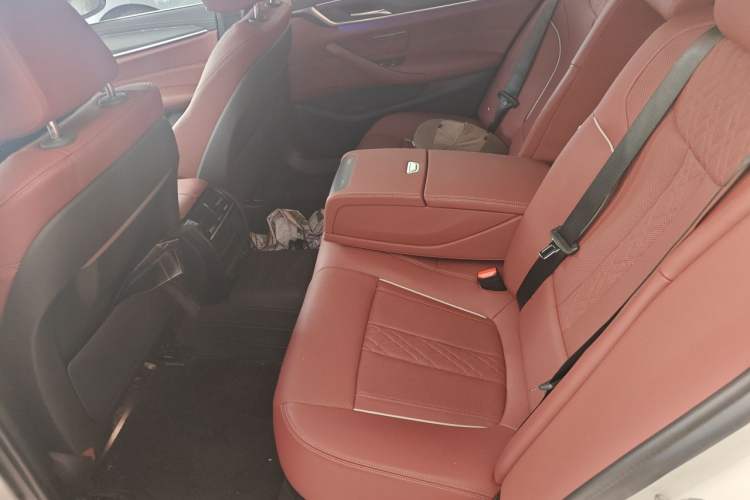 Used BMW 5 Series 2021 Facelifted 530Li Leading Edition M Sport Package Left Rear Seat