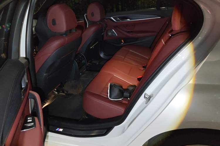 Used BMW 5 Series 2021 530Li Leading Model M Sport Package Left Rear Seat