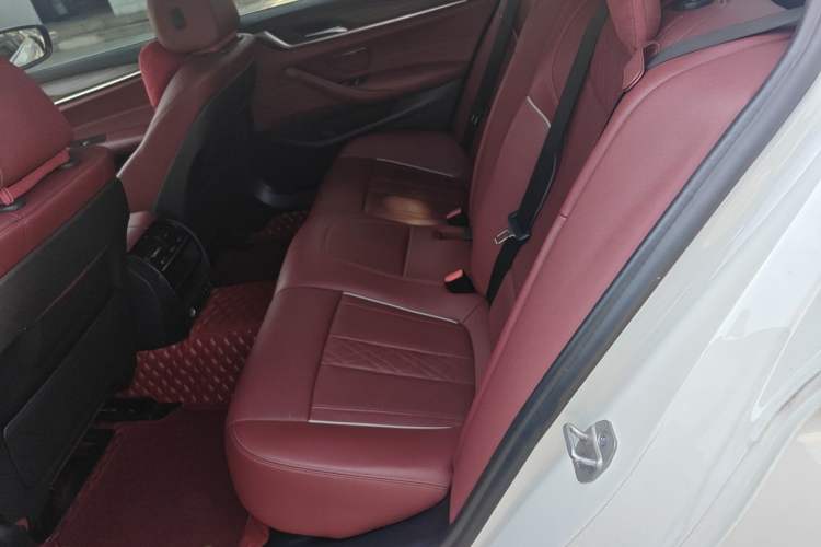 Used BMW 5 Series 2021 Restyled 530Li Leading Edition Luxury Package Left Rear Seat