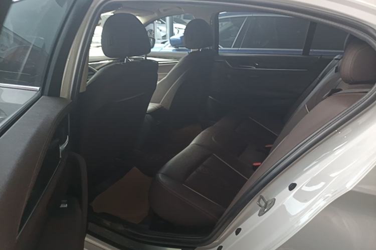 Used BMW 5 Series 2021 525Li Luxury Package Left Rear Seat