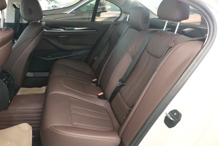 Used BMW 5 Series 2021 525Li Luxury Package Left Rear Seat