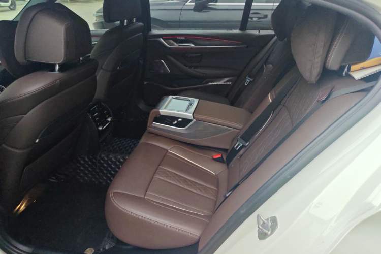 Used BMW 5 Series 2021 530Li Luxury Edition M Sport Package Left Rear Seat