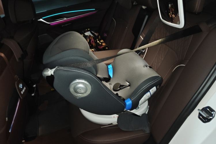 Used BMW 5 Series 2021 530Li Luxury Edition M Sport Package Left Rear Seat