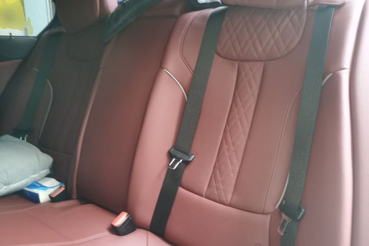 Used BMW 5 Series 2021 Facelifted 530Li Leading Edition M Sport Package Left Rear Seat