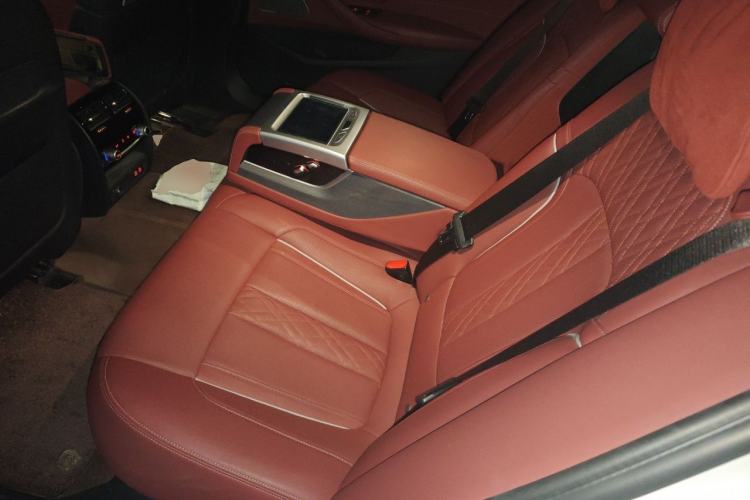 Used BMW 5 Series 2021 530Li Luxury Edition M Sport Package Left Rear Seat
