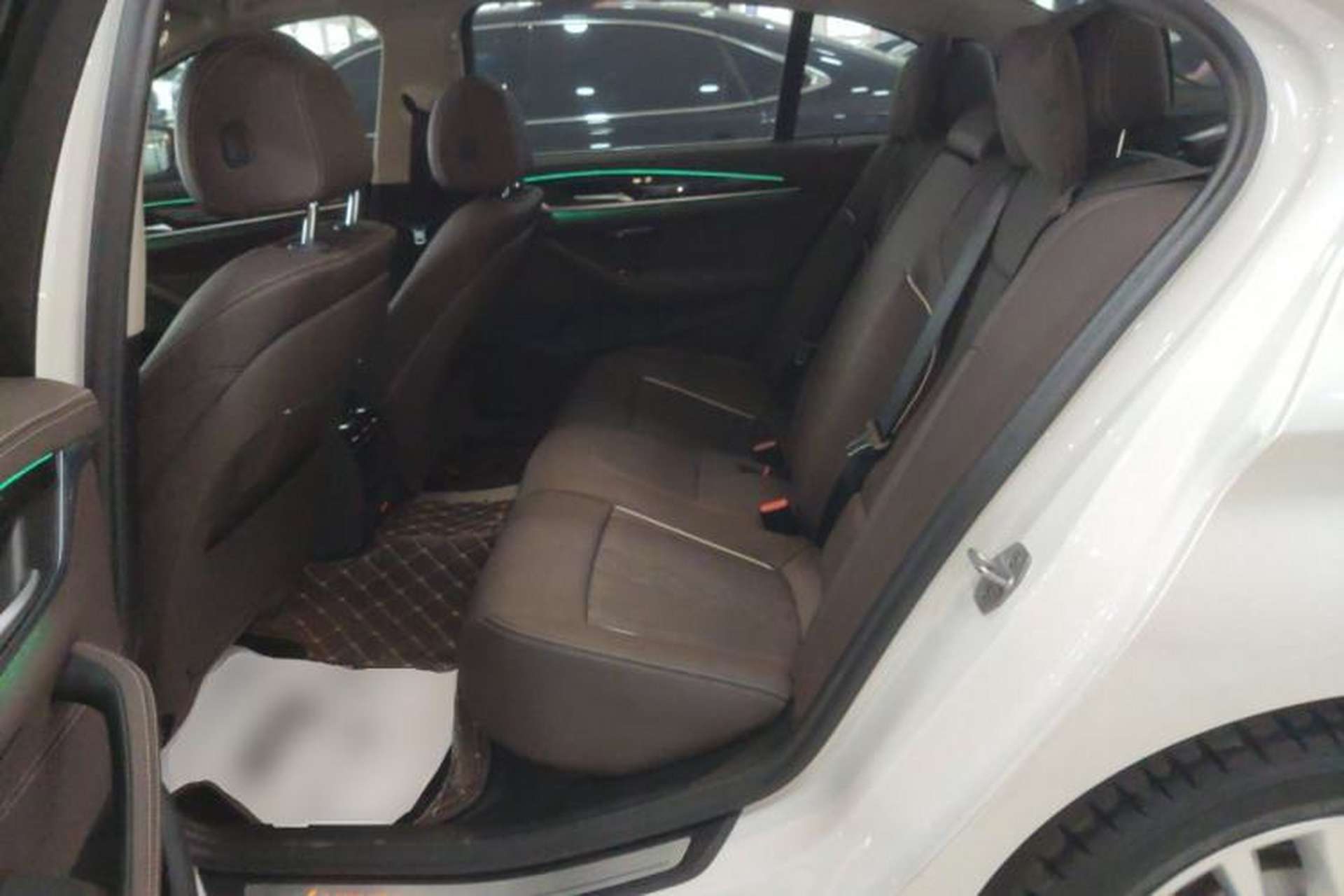 Used BMW 5 Series 2021 525Li Luxury Package Left Rear Seat