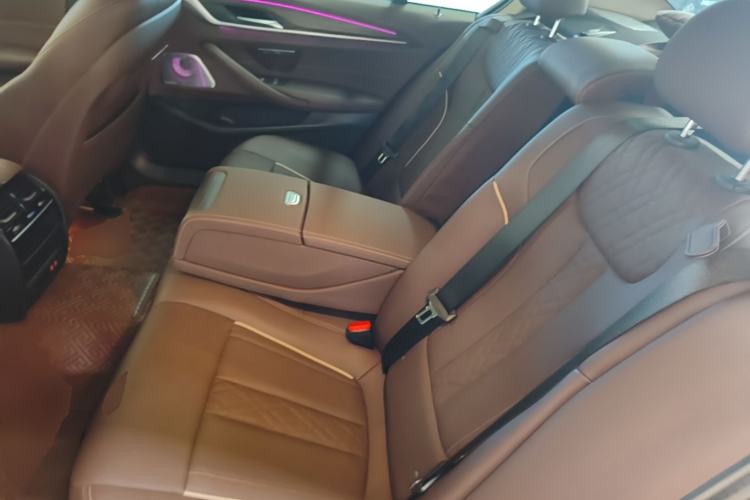 Used BMW 5 Series 2021 530Li Leading Luxury Package Left Rear Seat