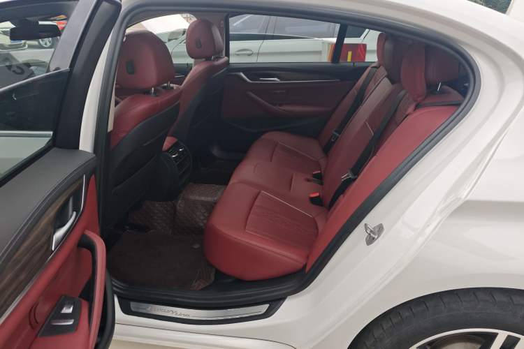 Used BMW 5 Series 2021 530Li Leading Luxury Package Left Rear Seat