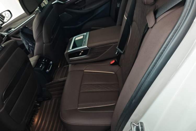 Used BMW 5 Series 2021 530Li Luxury Edition Premium Package Left Rear Seat