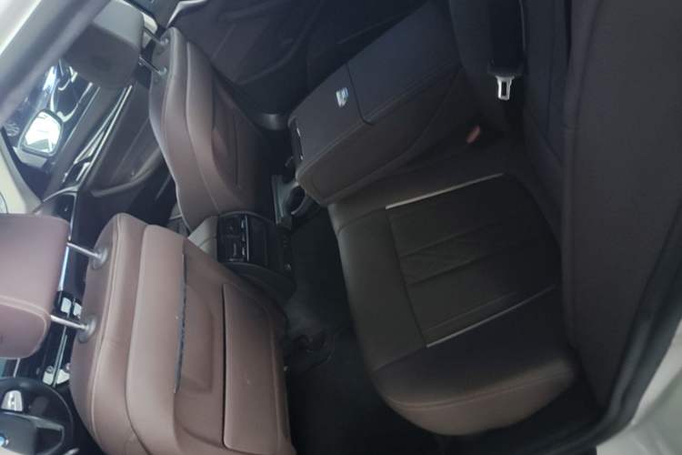 Used BMW 5 Series 2021 525Li Luxury Package Left Rear Seat